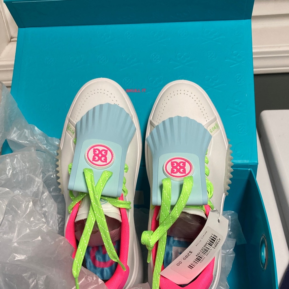 G/FORE Women's White and Neon Pink Sneakers